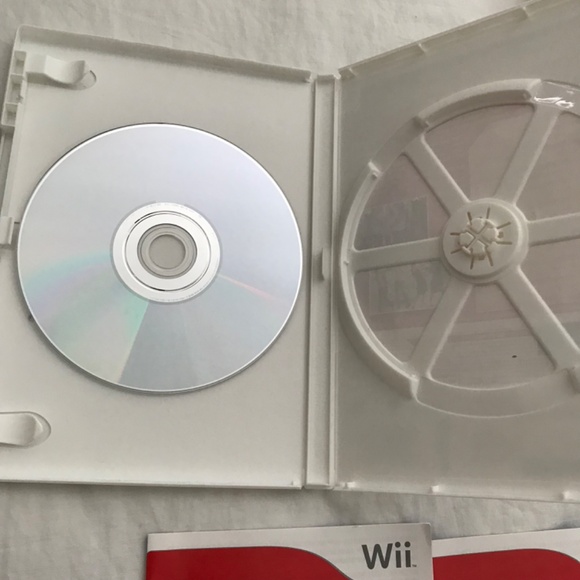 Nintendo Wii Just Dance 1 Disc Manual Included - Picture 4 of 7